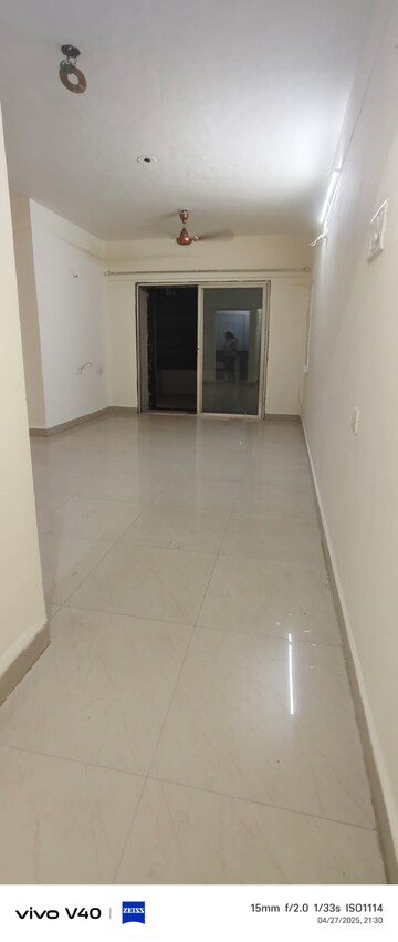 Room in 3 BHK Apartment at Karia Konark Campus, Viman Nagar – for Sale