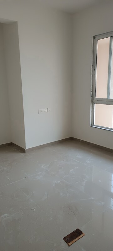 Room in 1 BHK Apartment at Puraniks Tokyo Bay, Kasarvadavali – for Rent