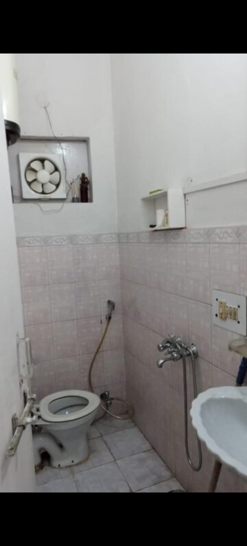 Bathroom in 1 BHK Builder Floor at Greater Kailash Part 3 – for Rent
