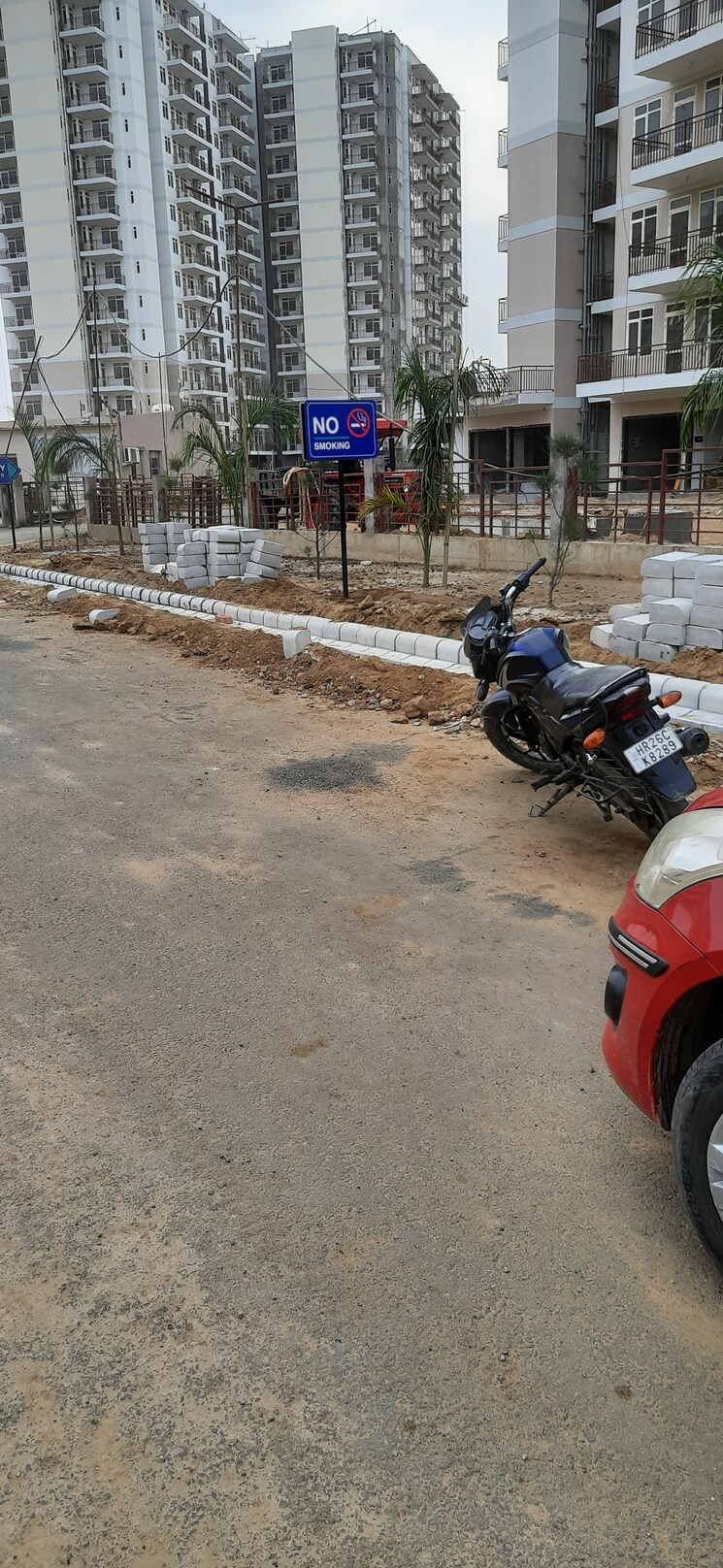  Parking, suncity-avenue-76 2 Bedroom 735 Sq.Ft. Apartment In Sector 76 Gurgaon 8561812