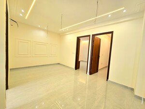 Room in 3 BHK Builder Floor at Sector 20 – for Sale