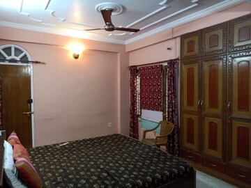 Bedroom in 2 BHK Builder Floor at Aliganj – for Rent