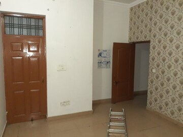 Room in 2 BHK Independent House at Aliganj – for Rent