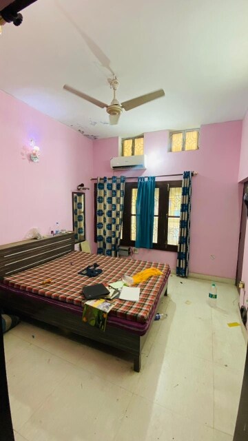 3 BHK Builder Floor For Rent in Aliganj