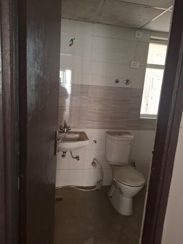 Bathroom in 2.5 BHK Apartment at Amrapali Leisure Park, Amrapali Leisure Valley – for Rent