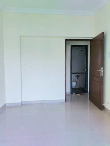 Room in 2 BHK Apartment at K Raheja Heights, Malad East – for Rent