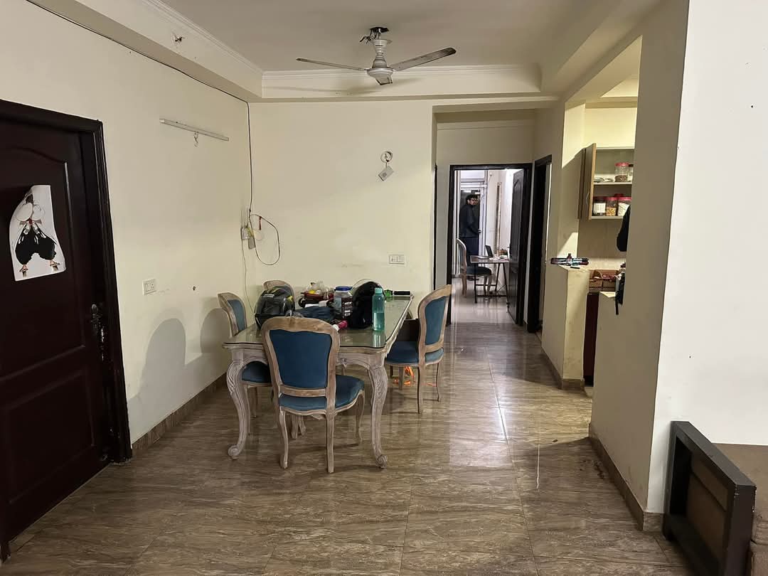 3 BHK + Pooja Room,Servant Room,Study Room Apartment For Sale in Amrapali Silicon City