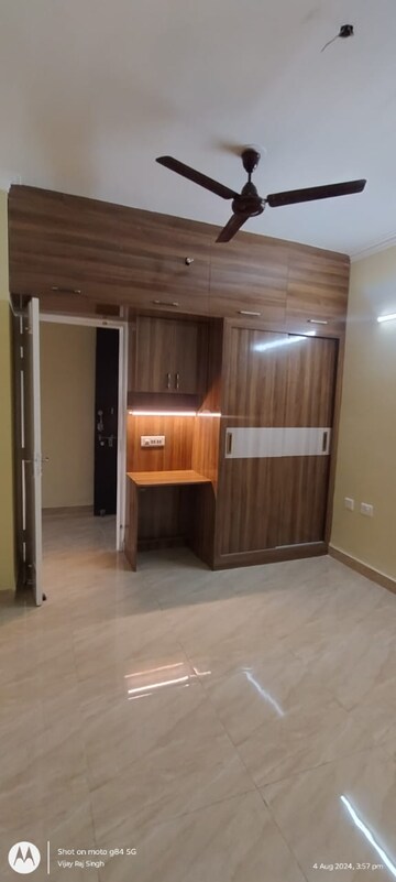 3 BHK Apartment For Rent in Gaur City 2 - 14th Avenue, Sector 16c Greater Noida