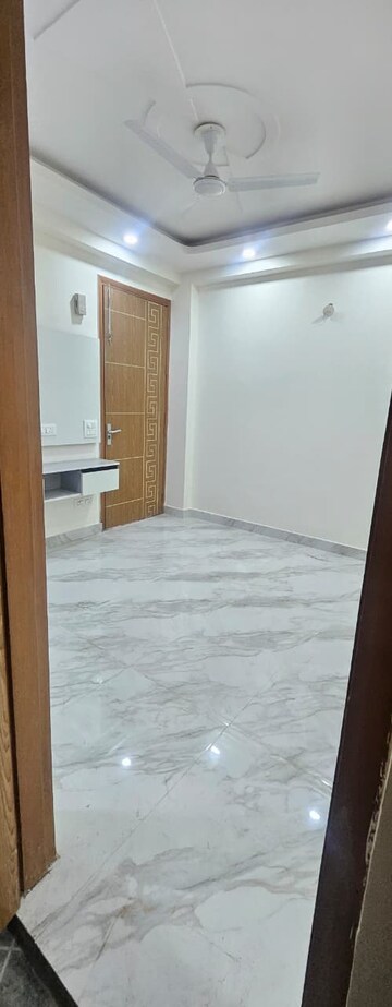 Room in 2 BHK Builder Floor at Panchsheel Vihar – for Rent