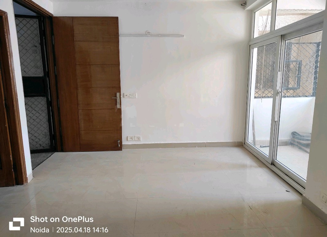 2 BHK + Pooja Room Apartment For Sale in Amrapali Silicon City