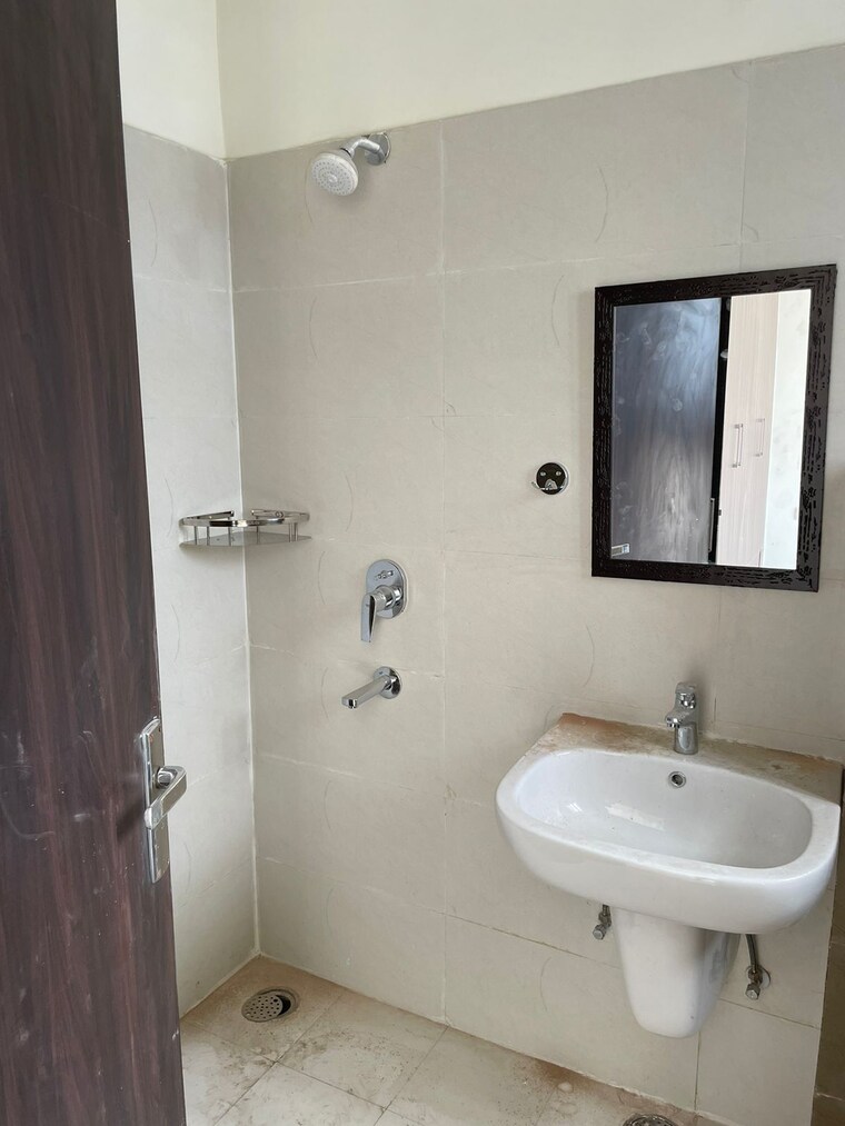 Bathroom, altura-apartments 4 Bedroom 3452 Sq.Ft. Penthouse In Ghazipur Zirakpur 8562034
