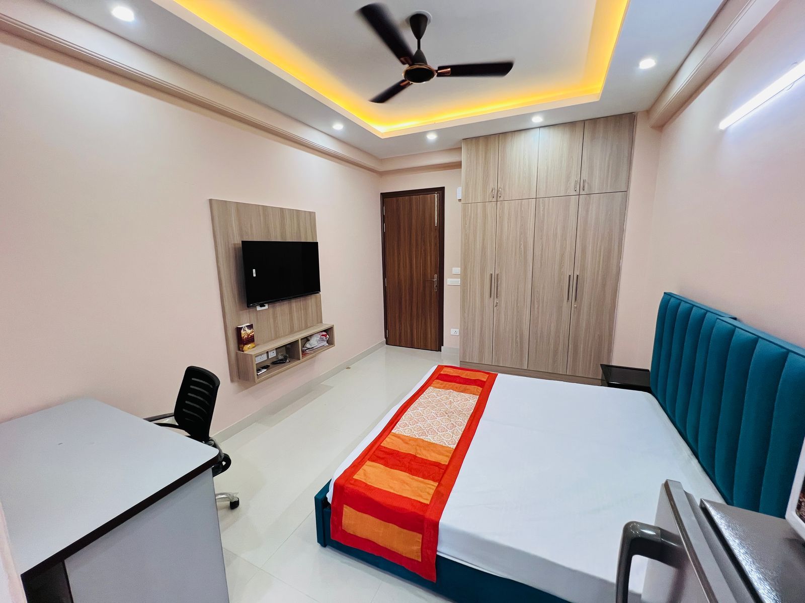 3 BHK + Servant Room Apartment For Sale in M3M Merlin