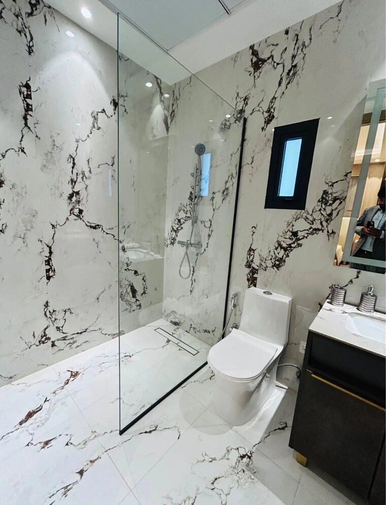 Master Bedroom, hero-homes-palatial 3 Bedroom 2800 Sq.Ft. Apartment In Sector 104 Gurgaon 8562091