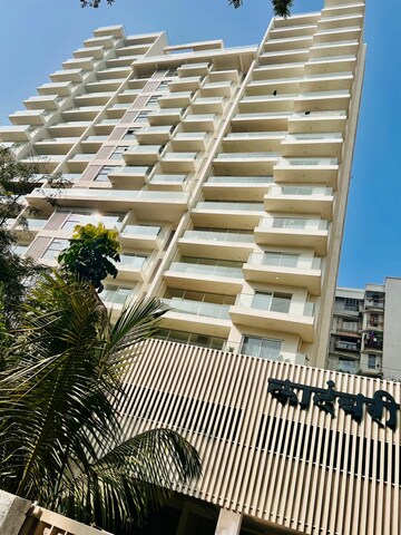 Staircase in 2.5 BHK Apartment at Gundecha Symphony, Andheri West – for Rent