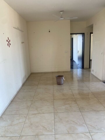Room in 3 BHK Apartment at BPTP Discovery Park, Sector 80 – for Rent