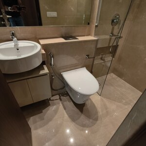 Team Area in 2 BHK Apartment at Powai – for Sale