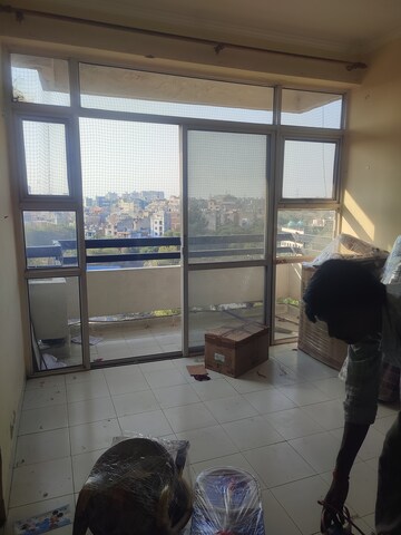 Furnished Amenities in 2 BHK Apartment at Ansal Sushant Estate, Sector 52 – for Rent