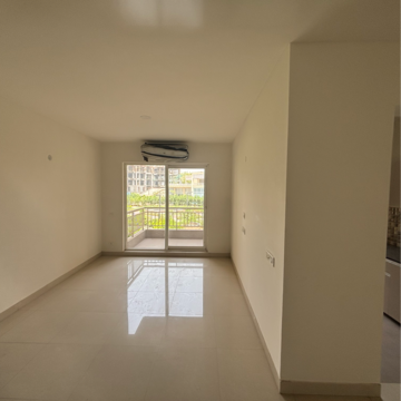 Room in 2.5 BHK Apartment at Ireo Uptown, Sector 66 – for Rent