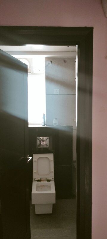 Bathroom in 4 BHK Apartment at C-Scheme – for Rent