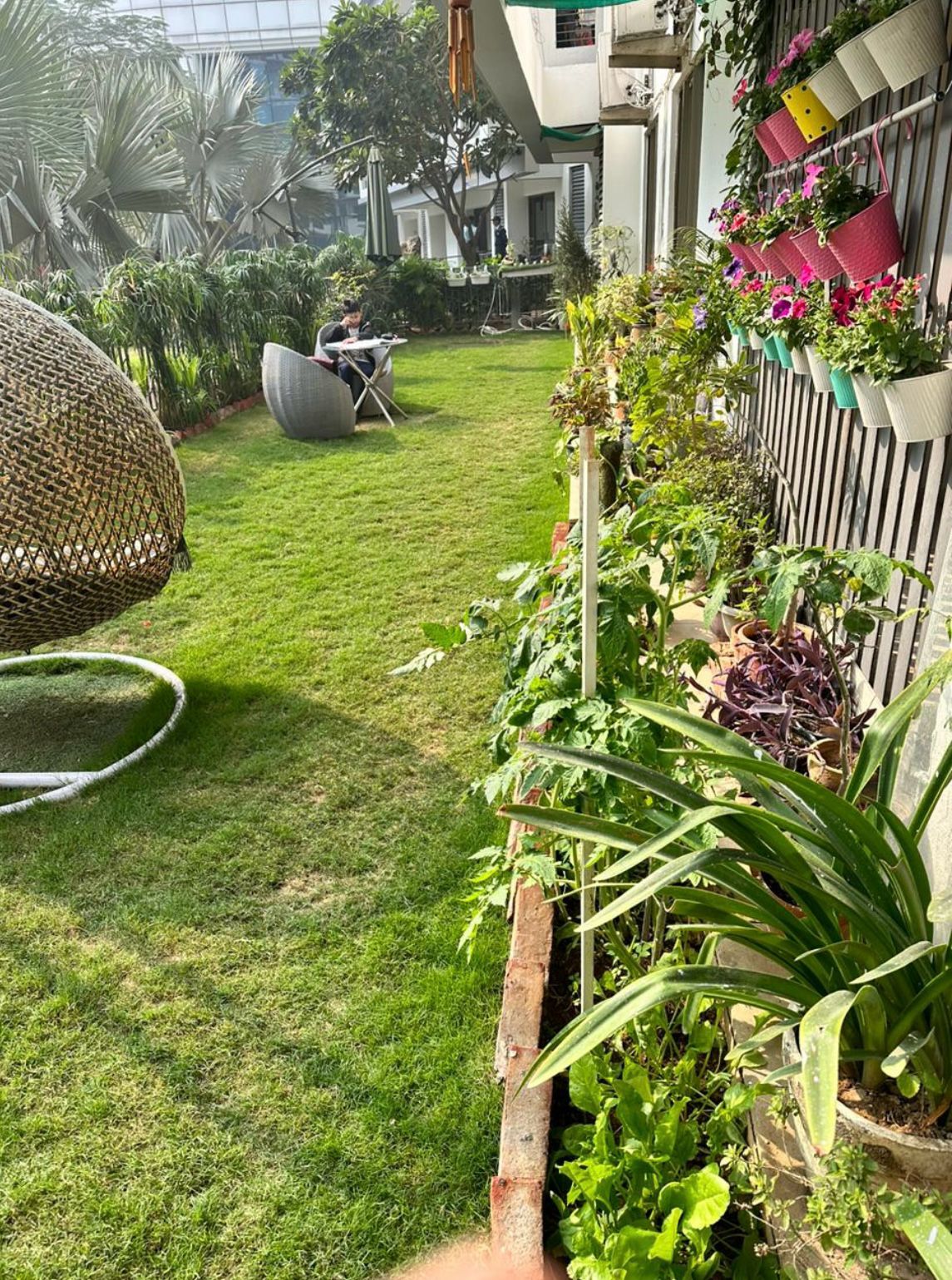 5 BHK + Pooja Room,Servant Room,Study Room,Extra Room Apartment For Sale in Tata Raheja Raisina Residency