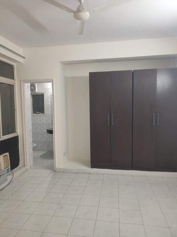 Furnished Amenities in 3 BHK Apartment at Ansal Sushant Estate, Sector 52 – for Rent