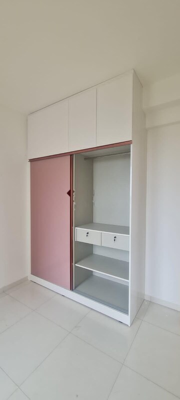Room in 3 BHK Apartment at Godrej Royale Woods, Devanahalli – for Rent