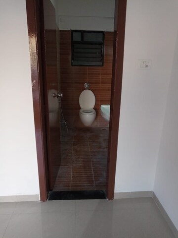Bathroom in 2.5 BHK Apartment at Vyas Ranjeet Heights, Rambaug Colony – for Rent