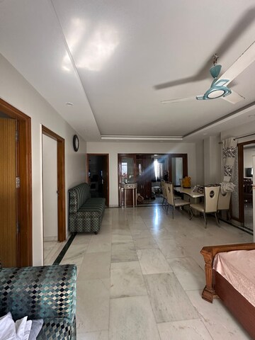 Living Room in 4 BHK Apartment at Florence Nightingale Lane, Green Park – for Rent