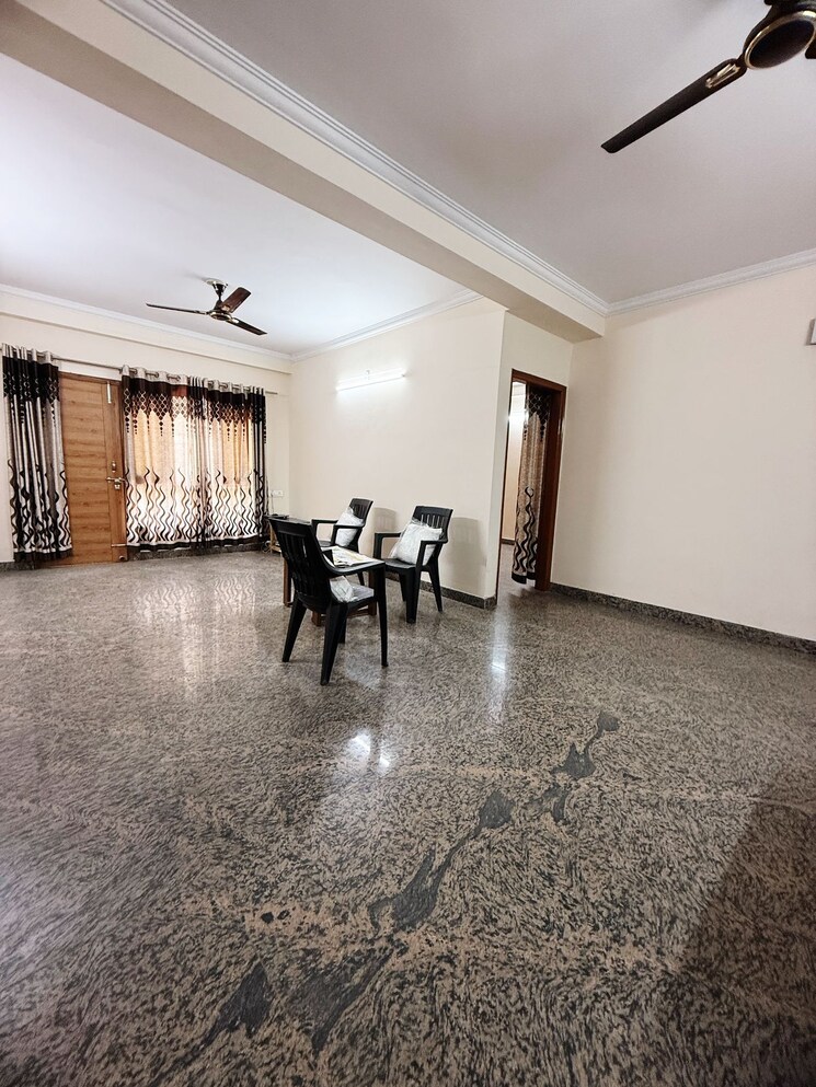  Parking, sector 55 3 Bedroom 2400 Sq.Ft. Independent House In Sector 55 Gurgaon 8562586