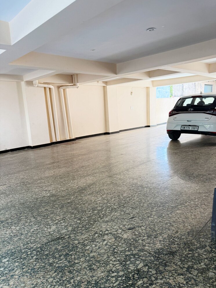  Parking, sector 55 3 Bedroom 2400 Sq.Ft. Independent House In Sector 55 Gurgaon 8562586