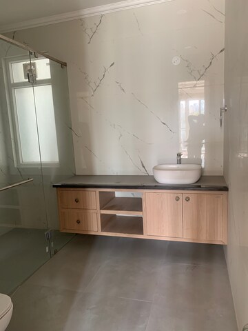 Kitchen in 3.5 BHK Apartment at Smart World Orchard, Sector 61 – for Rent