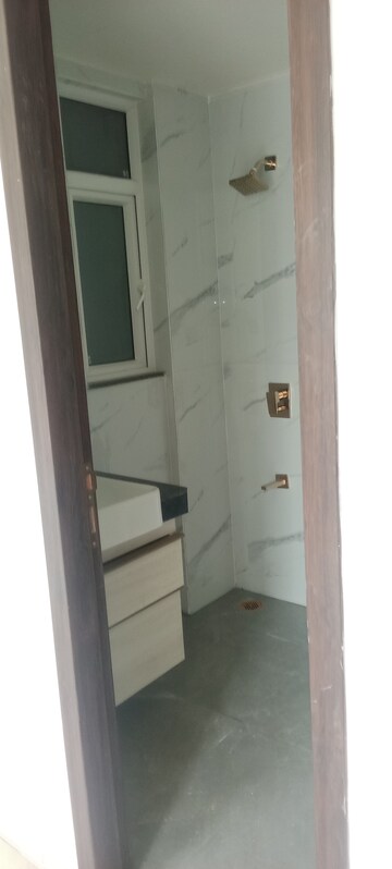 Bathroom in 3.5 BHK Apartment at Smart World Orchard, Sector 61 – for Rent
