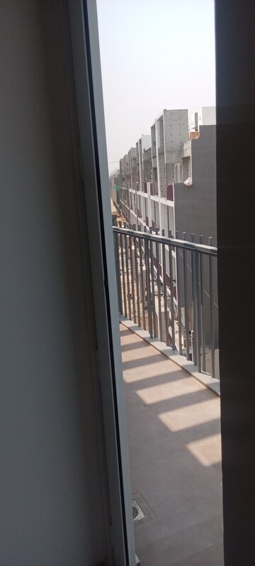 Balcony in 3.5 BHK Apartment at Smart World Orchard, Sector 61 – for Rent