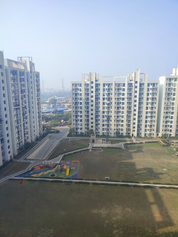 2 BHK Apartment For Rent in Unitech The Residences Sector 33, Sector 33