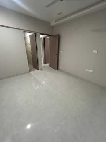 Room in 3 BHK Apartment at Ghatkopar East – for Rent
