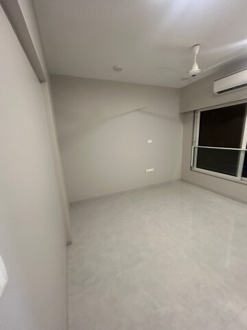 Bedroom in 3 BHK Apartment at Ghatkopar East – for Rent