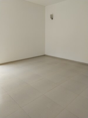 Room in 3.5 BHK Villa at Vatika Signature Villas, Sector 82 – for Sale