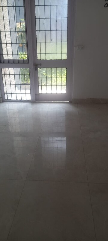 Room in 2 BHK Apartment at Ip Extension – for Sale