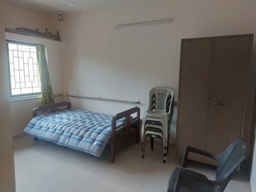 Bedroom in 3 BHK Apartment at Vyas Ranjeet Heights, Rambaug Colony – for Rent
