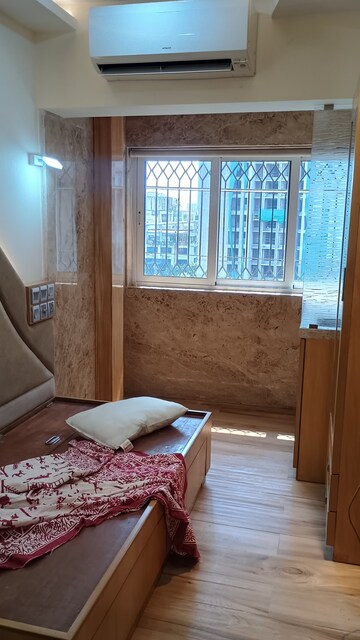 Bedroom in 3 BHK Apartment at Palash Towers, Andheri West – for Rent