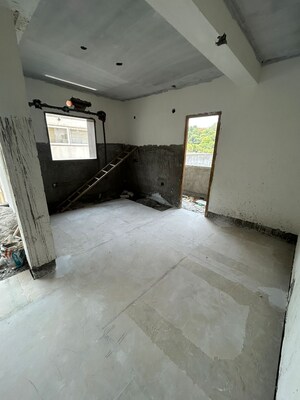 Room in 4 BHK Apartment at Banjara Hills – for Sale