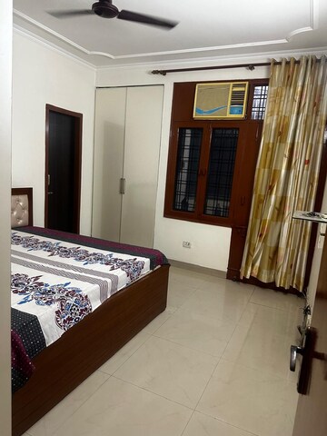 Bedroom in 3 BHK Builder Floor at Ardee City, Sector 52 – for Rent