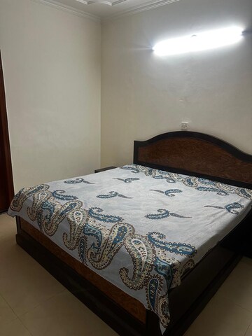 Bedroom in 3 BHK Builder Floor at Ardee City, Sector 52 – for Rent