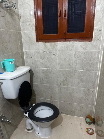 Bathroom in 3 BHK Builder Floor at Ardee City, Sector 52 – for Rent
