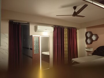 Building Lobby in 3.5 BHK Apartment at Shree Vardhman Flora, Sector 90 – for Rent