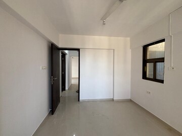 Room in 2 BHK Apartment at Lake Primrose, Powai – for Sale