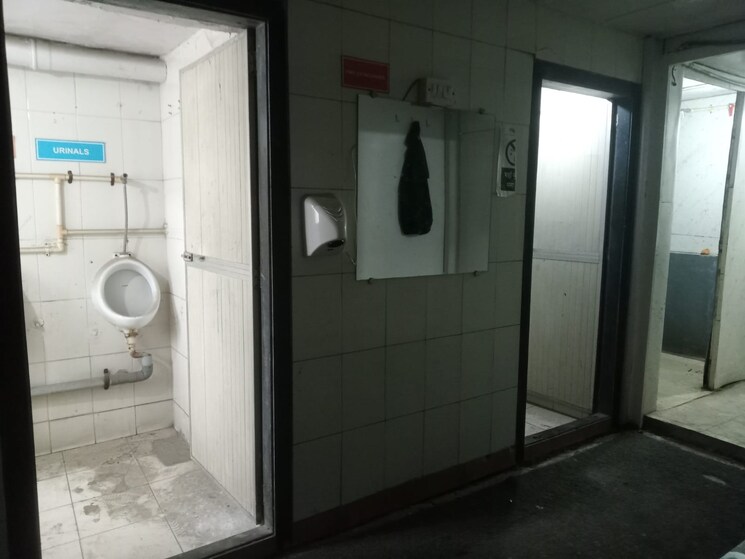 undefined, ghatkopar west Commercial Warehouse 3200 Sq.Ft. In Ghatkopar West Mumbai 8562701