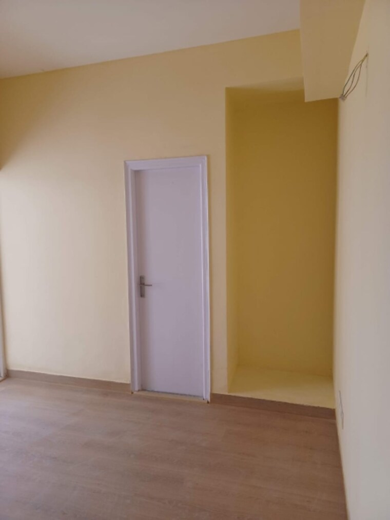 Room, sidhartha-ncr-one 2 Bedroom 1000 Sq.Ft. Apartment In Sector 95 Gurgaon 8562759