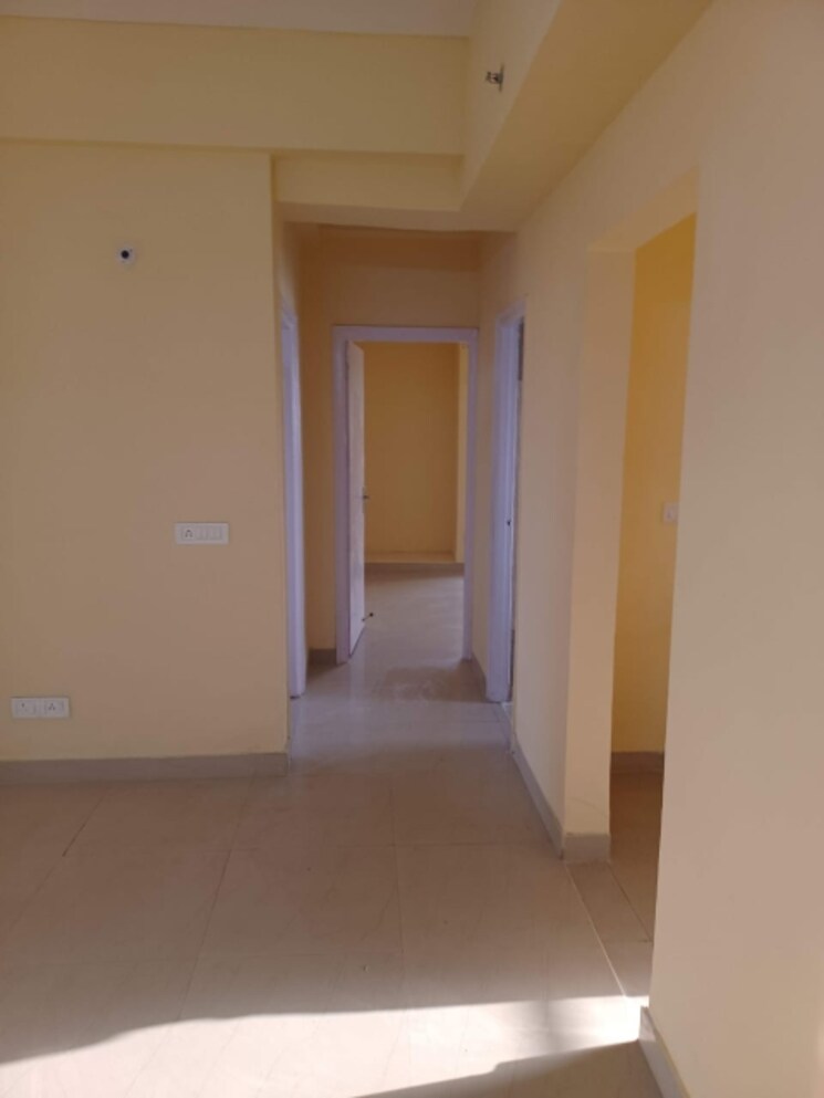 Room, sidhartha-ncr-one 2 Bedroom 1000 Sq.Ft. Apartment In Sector 95 Gurgaon 8562759