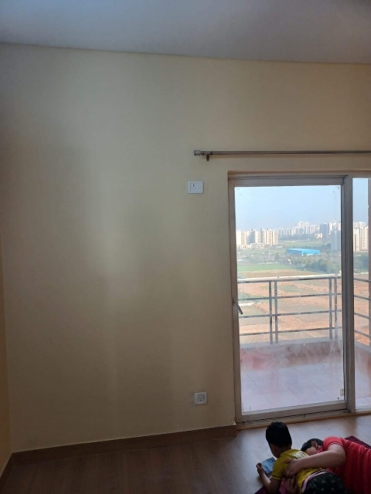 Room, sidhartha-ncr-one 2 Bedroom 1000 Sq.Ft. Apartment In Sector 95 Gurgaon 8562759